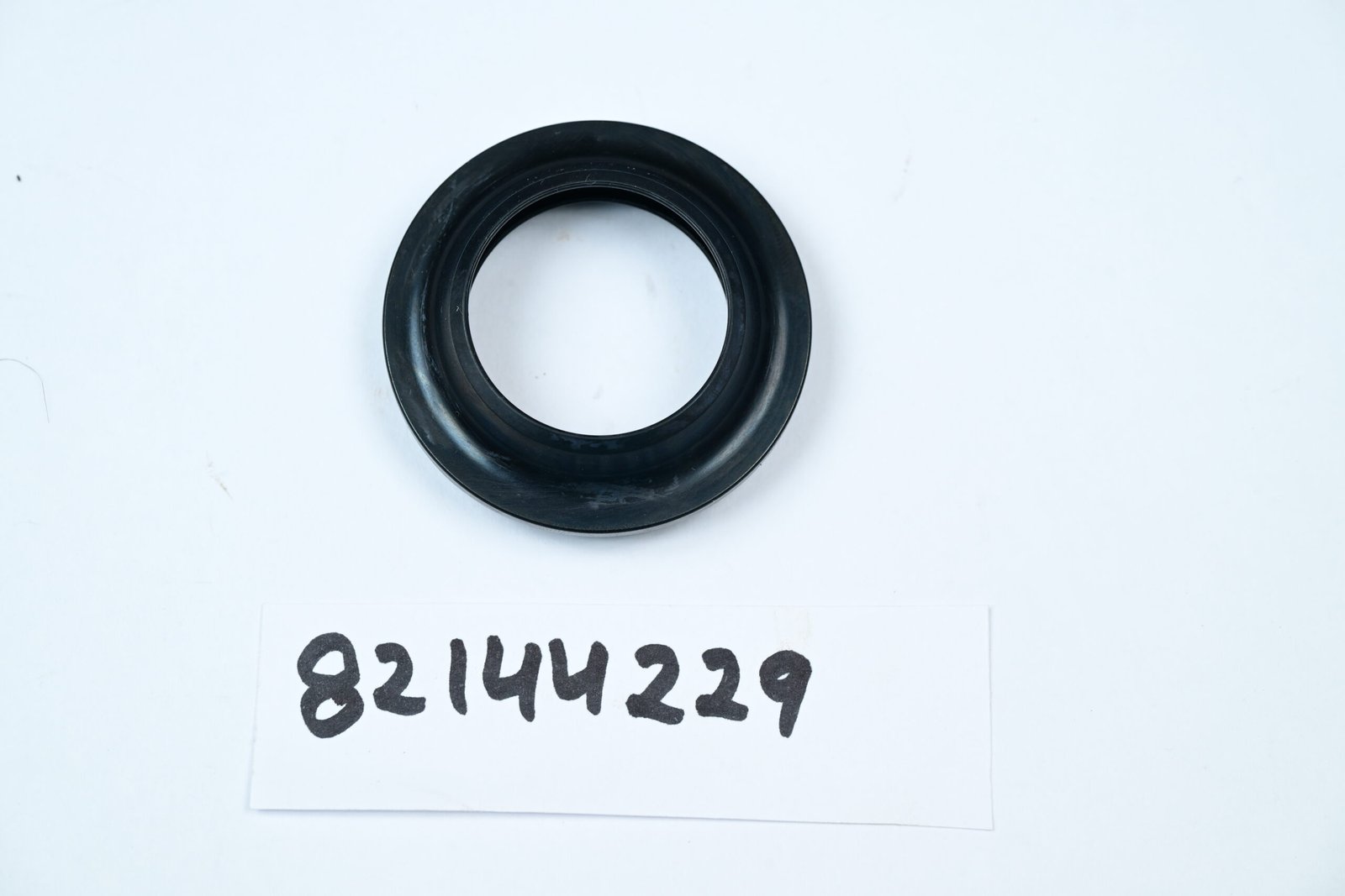 F F DUST SEAL SPLENDOR