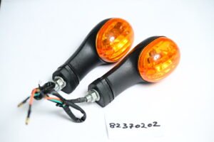 BLK CT-100 AMBER REAR(RH+LH)